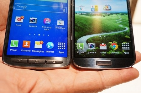 Cận cảnh smartphone “nồi đồng cối đá” Galaxy S4 Active - 18 Galaxy S4 Active (dưới) dày hơn đôi chút so với Galaxy S4