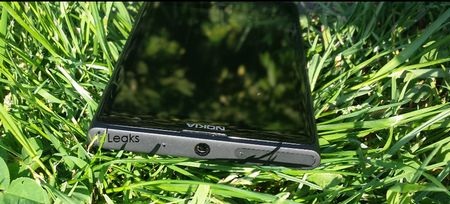 Lộ ảnh rõ nét và video cận cảnh camera có màn trập của Lumia EOS - 2 Lộ ảnh rõ nét và video cận cảnh camera có màn trập của Lumia EOS