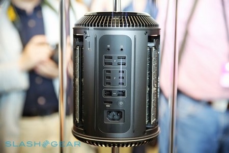 Cận cảnh Mac Pro thế hệ mới thiết kế tuyệt đẹp của Apple - 4 Các cổng kết nối, nút nguồn và giắc cắm điện ở trên máy