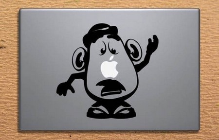 Những tác phẩm sáng tạo từ logo “táo khuyết” trên MacBook - 16 Trái táo trở thành chiếc mũi của “ngài khoai tây” trong loạt phim “Câu chuyện đồ chơi” (Toy Story)
