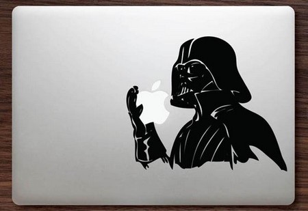 Những tác phẩm sáng tạo từ logo “táo khuyết” trên MacBook - 6 Nhân vật Darth Vander trong phim “Chiến tranh giữa các vì sao” ăn tráo táo của Apple