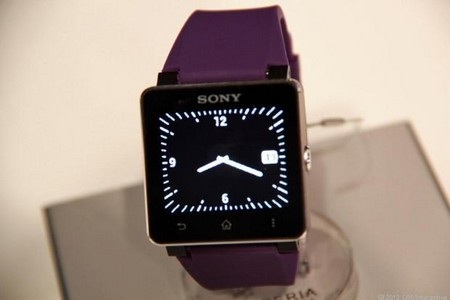 Sony ra mắt đồng hồ thông minh SmartWatch 2, hỗ trợ NFC - 3 SmartWatch 2 ở chế độ xem giờ thông thường