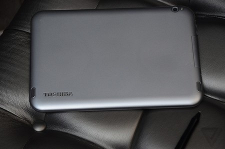 Loạt máy tính bảng sử dụng chip Tegra 4 màn hình siêu nét của Toshiba - 8 Bộ 3 máy tính bảng Excite mới có thể gắn với bàn phím rời để sử dụng như laptop