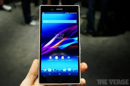 Sony trình làng smartphone cỡ lớn Xperia Z Ultra màn hình 6,44-inch - 3 Màn hình cỡ lớn 6,44-inch thuần cảm ứng và không có nút bấm vật lý