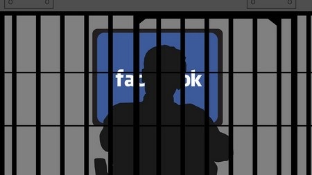 Đối mặt 8 năm tù vì… nói đùa trên Facebook - 1 Justin Carter đang phải trả giá cho lời nói đùa trên Facebook của mình (Ảnh minh họa)