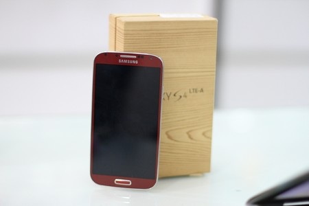 Thiết kế và vỏ hộp không khác gì phiên bản thường, với hộp làm bằng giấy tái chế