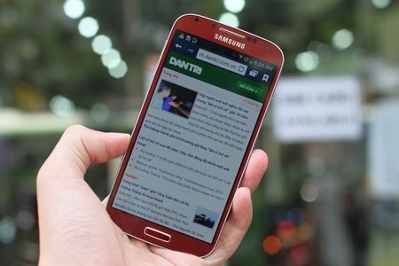 Galaxy S4 LTE-A cũng có màn hình 5-inch với độ phân giải Full HD 1080p