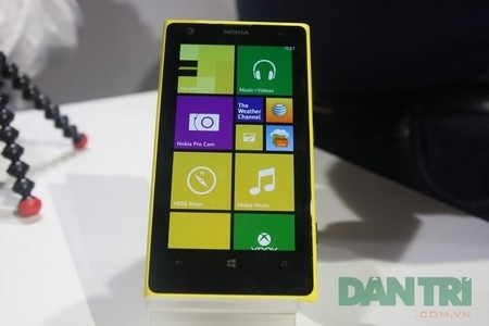 Lumia 1020 vẫn có màn hình rộng 4,5-inch