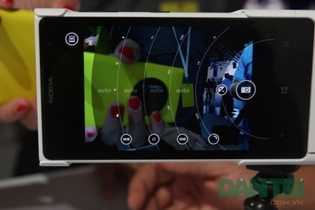 Giao diện chụp ảnh trên Lumia 1020