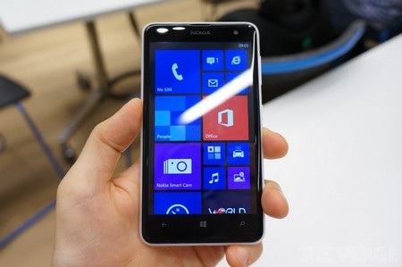Nokia trình làng smartphone màn hình Windows Phone lớn nhất - 3 T.Thủy