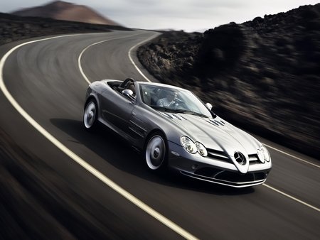 Bộ hình nền "mũi tên bạc" SLR McLaren - 5 T.Thủy