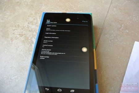 Chưa ra mắt, Nexus 7 mới đã lộ ảnh mở hộp và cấu hình chi tiết - 8 Thông tin cấu hình cho thấy Nexus 7 mới sử dụng Android 4.3