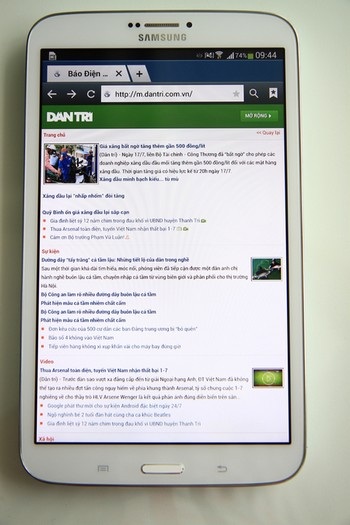 Thời lượng pin trên máy có thể duyệt web liên tục trong hơn 7 giờ bằng Wifi