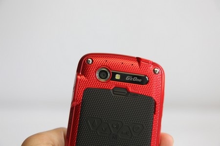 Cận cảnh camera 8 megapixel của G’zOne