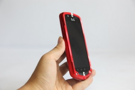 G’zOne có thiết kế khá dày, lên đến 13mm