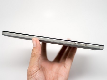 Cận cảnh máy tính bảng Android đầu tiên của HP tại Việt Nam - 6 Cạnh trái trơn và không có nút bấm nào