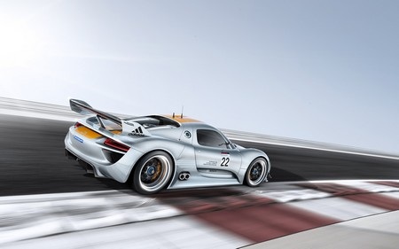 Bộ sưu tập hình nền siêu xe “lai” Porsche 918 - 11 T.Thủy