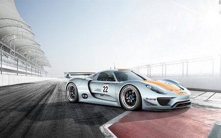 Bộ sưu tập hình nền siêu xe “lai” Porsche 918 - 13 T.Thủy
