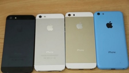 Xuất hiện video cận cảnh lớp vỏ của iPhone 5S và iPhone 5C - 1 Lớp vỏ của iPhone 5 (trắng, đen), iPhone 5S (vàng nhạt) và iPhone 5C (xanh)