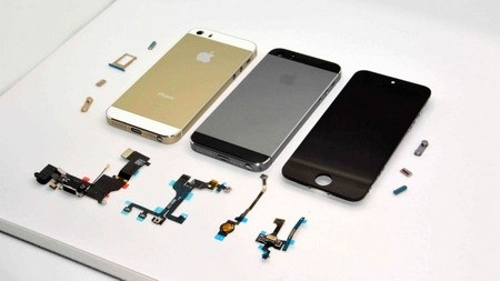 Xuất hiện video cận cảnh lớp vỏ của iPhone 5S và iPhone 5C - 2 Hình ảnh mới nhất bị rò rỉ về lớp vỏ màu vàng sâm-panh của iPhone 5S