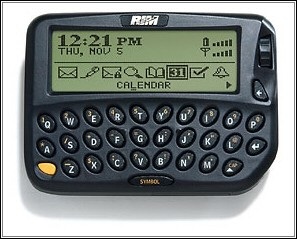 Lịch sử đầy thăng trầm của BlackBerry và những cột mốc đáng nhớ - 3 RIM 950, bản nâng cấp của RIM 900