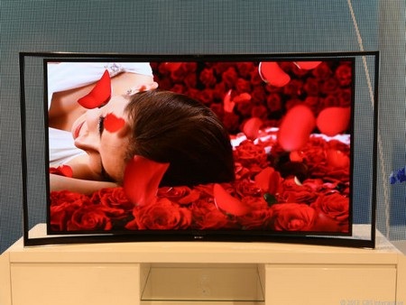 Samsung ra mắt tivi “khủng” 98-inch và tivi OLED độ phân giải Ultra HD - 3 Mẫu tivi sử dụng công nghệ OLED có độ phân giải 4K Ultra HD đầu tiên trên thế giới