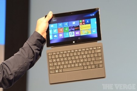 Microsoft chính thức trình làng bộ đôi Surface mới, pin tốt hơn 75% - 3 Bàn phím Power Cover giúp kéo dài dung lượng pin trên Surface