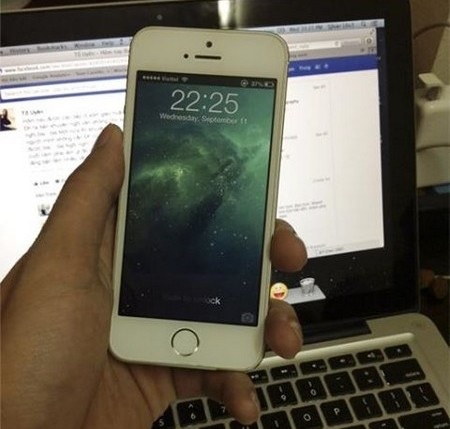 Viettel phủ nhận thông tin iPhone 5S có mặt tại Việt Nam - 1 Hình ảnh iPhone 5S được cho là xuất hiện tại Việt Nam