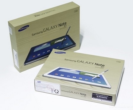 Cận cảnh Galaxy Note 10.1 phiên bản 2014 chính hãng tại Việt Nam - 1 Hộp đựng của Galaxy Note 10.1 phiên bản 2014