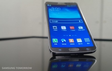 Đánh giá điện thoại cong Samsung Galaxy Round - 3 Video thực tế tính năng “Round Interaction”: