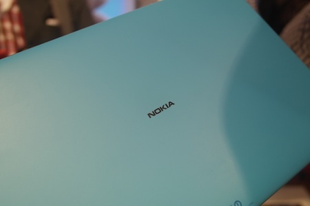 Mặt sau với lớp nhựa trơn