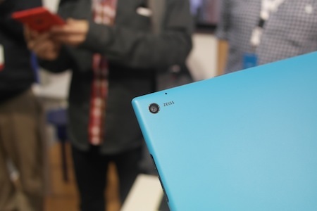 Lumia 2520 cũng được trang bị camera với ống kính Zeiss cao cấp