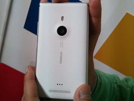 Những smartphone “hàng hiệu” rớt giá mạnh ttrong tháng 9