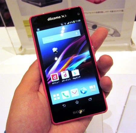 Xperia Z1F có màn hình rộng 4,3-inch thay vì 5-inch như trên Xperia Z1