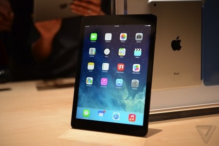 Cận cảnh máy tính bảng iPad Air siêu mỏng của Apple - 1 Cận cảnh máy tính bảng iPad Air siêu mỏng của Apple
