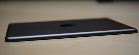 Cận cảnh máy tính bảng iPad Air siêu mỏng của Apple - 3 Cận cảnh các phím điều khiển trên iPad Air