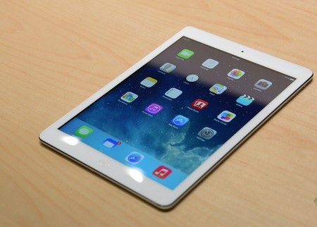 Cận cảnh máy tính bảng iPad Air siêu mỏng của Apple - 4 Nhìn tổng thể, iPad Air khá giống iPad mini phóng lớn