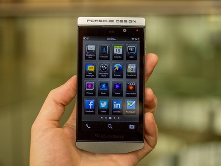 Cận cảnh BlackBerry Z10 phiên bản cao cấp có giá hơn 2.000 USD - 1 Porsche P’9982 nổi bật với thiết kế nam tính và cao cấp