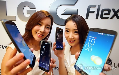 Smartphone màn hình cong của LG sẽ sớm có phiên bản quốc tế - 1 LG G Flex sẽ xuất hiện tại nhiều thị trường khác, không chỉ ở Hàn Quốc