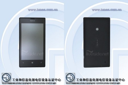 Lộ ảnh và cấu hình chi tiết smartphone giá rẻ Lumia 525 của Nokia - 2 Ảnh thực tế Lumia 525 bị rò rỉ đầu tuần này