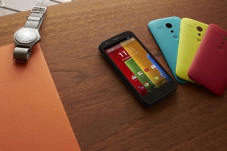 Motorola chính thức trình làng smartphone “tắc kè hoa” giá rẻ Moto G - 1 Moto G cũng là chiếc smartphone “tắc kè hoa” với lớp vỏ đa dạng màu sắc