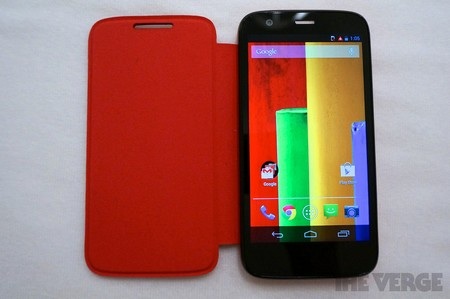Motorola chính thức trình làng smartphone “tắc kè hoa” giá rẻ Moto G - 9 Moto G cũng được trang bị phụ kiện là lớp vỏ bọc để bảo vệ màn hình