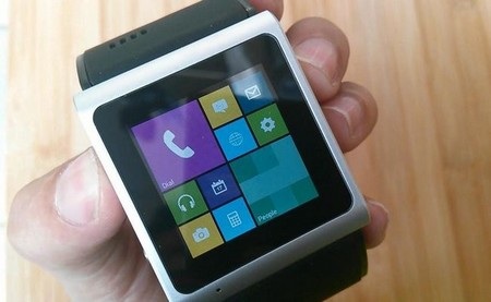 Đồng hồ thông minh chạy Android giao diện Windows Phone ra mắt - 1 Giao diện giống Windows Phone trên đồng hồ thông minh của GooPhone