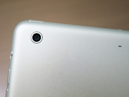 Cận cảnh iPad mini Retina màn hình siêu nét mới về Việt Nam - 7 Cận cảnh camera 5 megapixel ở mặt sau của máy