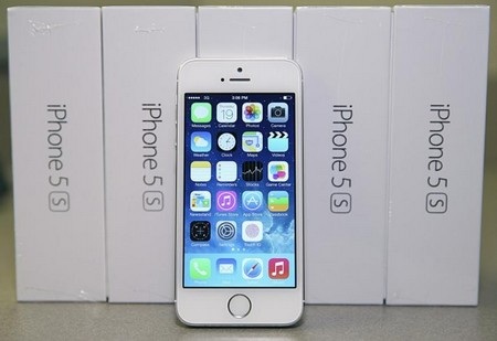 Apple đang yêu cầu đẩy mạnh sản xuất iPhone 5S để đáp ứng nhu cầu thị trường ngày càng cao
