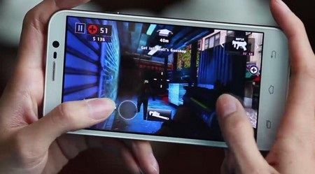 Khả năng xử lý, điều hành công việc trên màn hình lớn là một trong những thế mạnh của FPT HD V