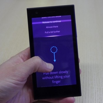 Smartphone chạy “nền tảng bị bỏ rơi” của Nokia không gây được ấn tượng - 2 Sailfish OS ưu tiên phong cách điều khiển theo cử chỉ, tuy nhiên lại khá rối rắm và khó sử dụng