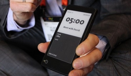 Smartphone 2 màn hình YotaPhone lên kệ với giá 600USD - 6 Thông báo lịch hẹn