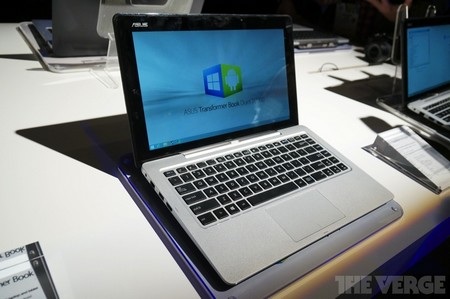 Asus ra mắt máy tính bảng sử dụng song song Windows và Android - 2 Người dùng có thể tùy chọn hệ điều hành Windows 8.1 hoặc Android để sử dụng