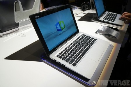 Asus ra mắt máy tính bảng sử dụng song song Windows và Android - 4 Sử dụng ở chế độ máy tính bảng